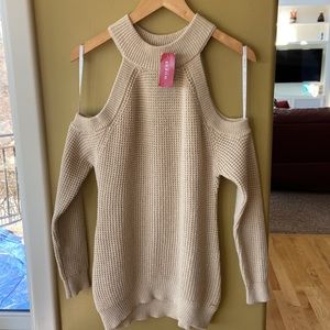 NWT GUESS CUTOUT TOP